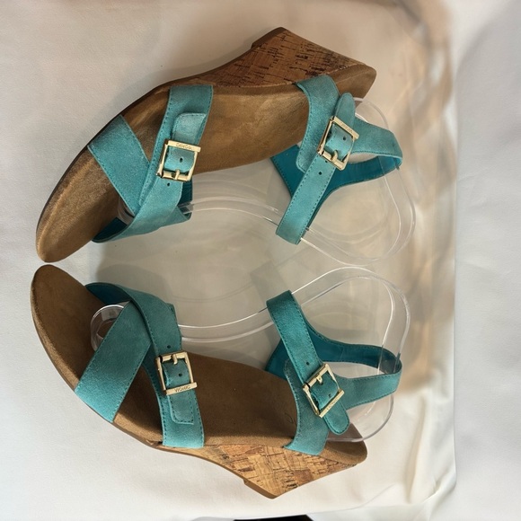 VIONIC Sz 10 Teal Wedge Strappy Sandals Buckle Closure Suede Orthotic Footbed - Picture 7 of 15